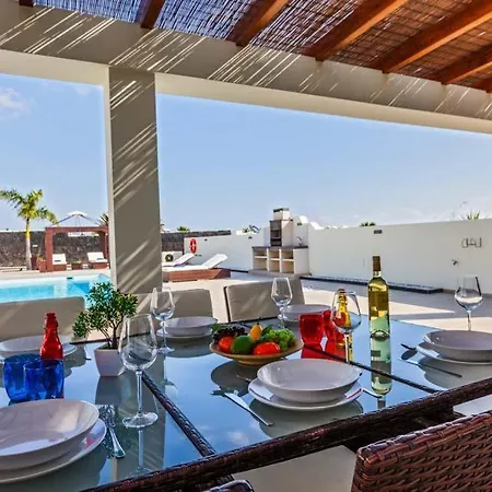Playa Blanca Sleeps 6 Pool Air Con Wifi * Playa Blanca (Lanzarote)